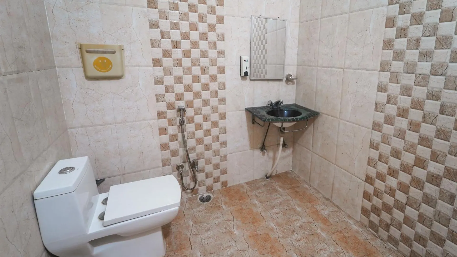 Apartment Rk Appartment 3 Bedroom With Kitchen And Balcony Varanasi India