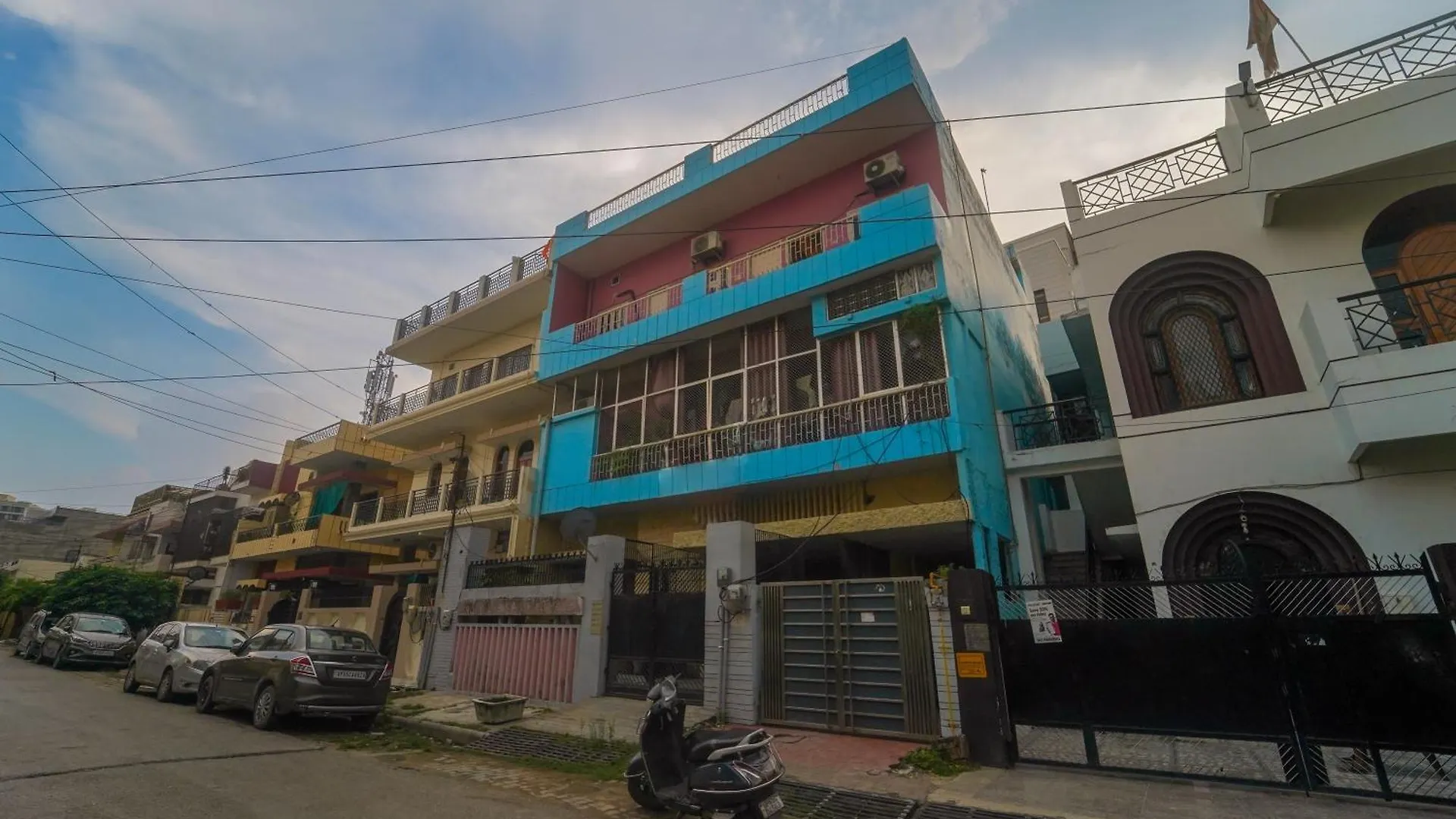 Rk Appartment 3 Bedroom With Kitchen And Balcony Varanasi