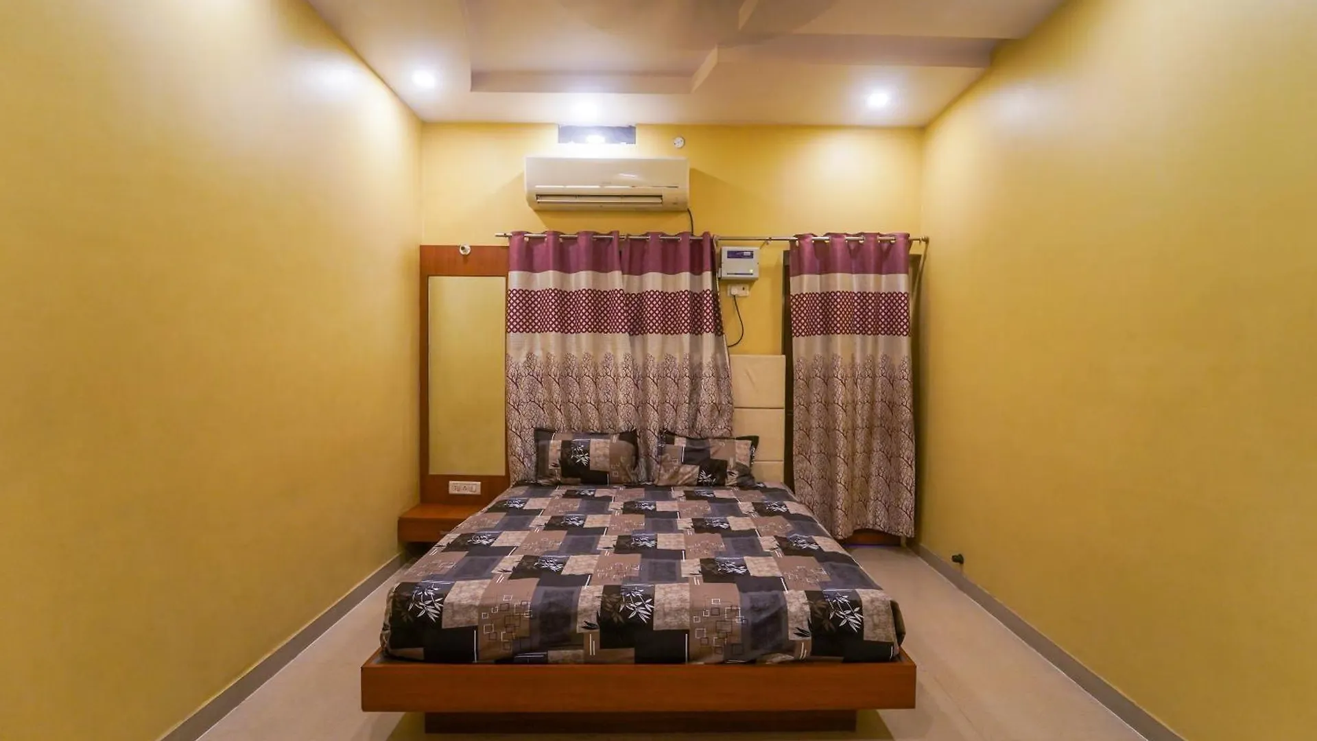 Rk Appartment 3 Bedroom With Kitchen And Balcony Varanasi